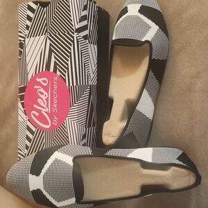 NWOT Cleos by Skechers shoes